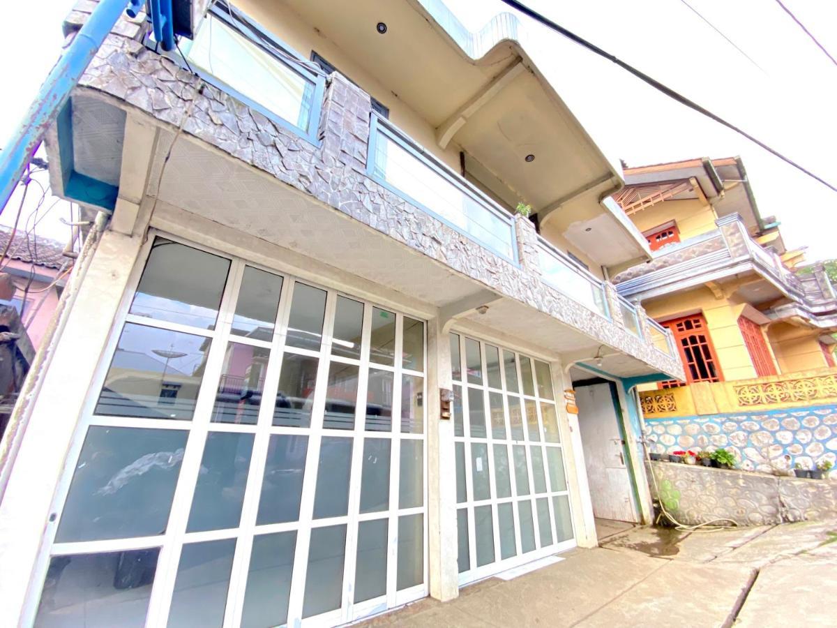 Hotel Srikandi Syariah Dieng Redpartner 2*